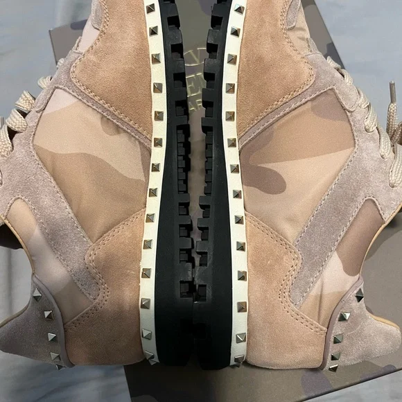 Brand new Valentino Rockstud sneakers size 35 - Picture 4 of 9